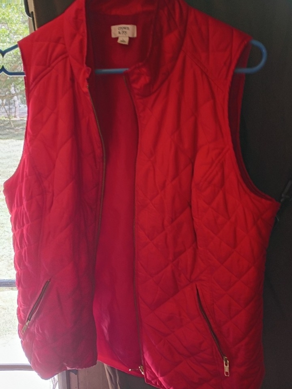 Crown & Ivy Quilted Pink  Sleeveless Vest with Zipper Pockets